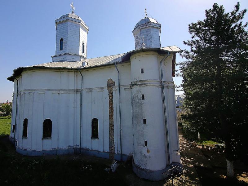 RO_IL_Biserica_Manasia_02.jpg
