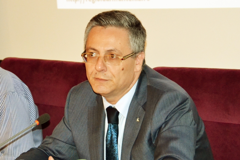 dldirector-1432821758.jpg