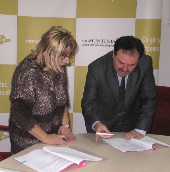Semnare contract comuna Mălureni